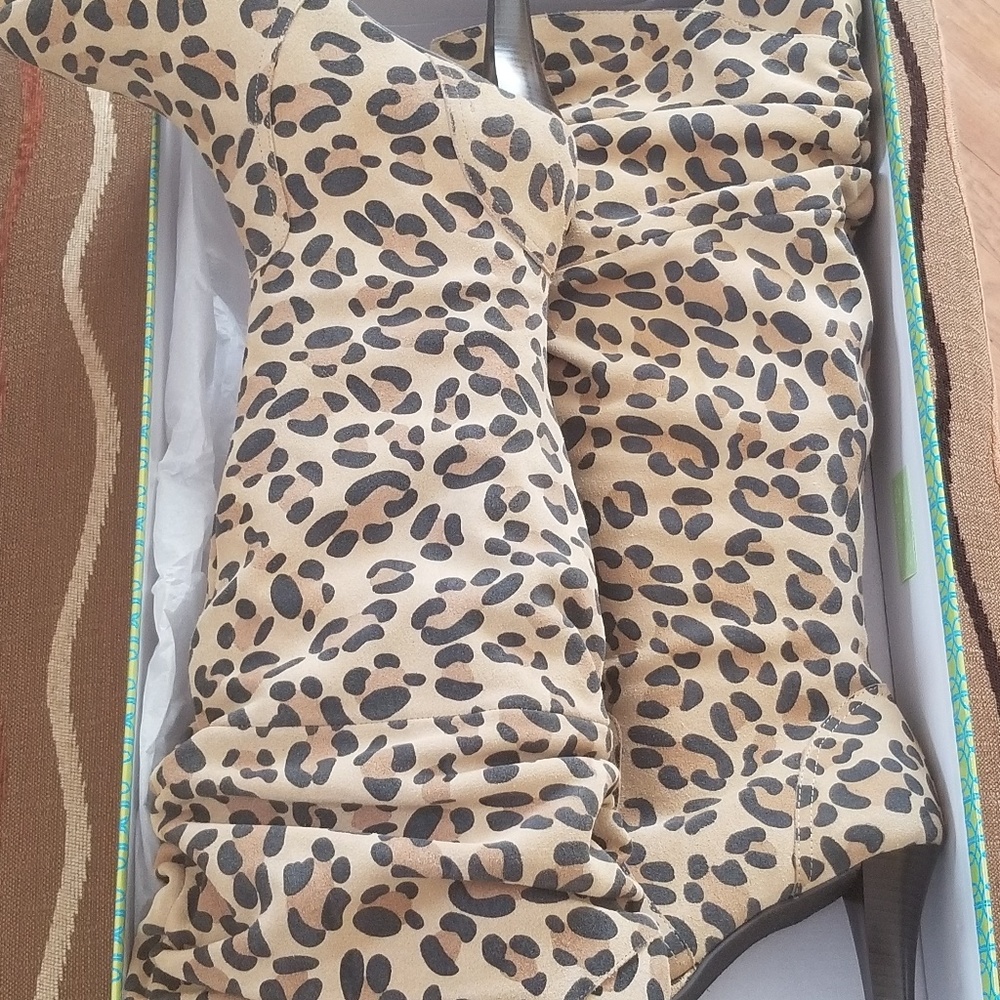 Leopard prints boots
